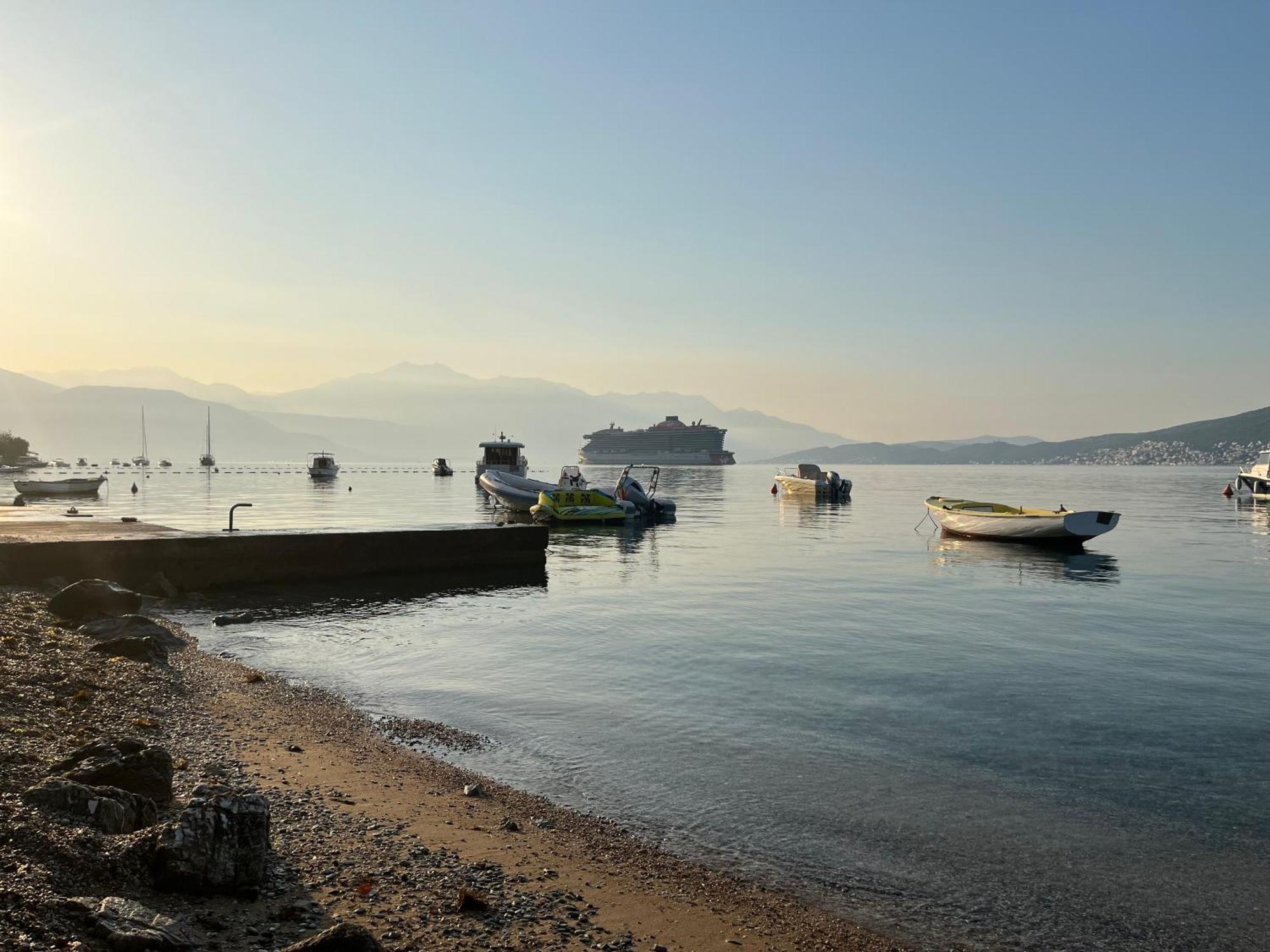Apartment Dunja Djenovici Herceg Novi Esterno foto